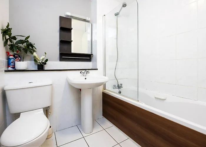 Scandinavian-inspired 2bed Near River Liffey Daire