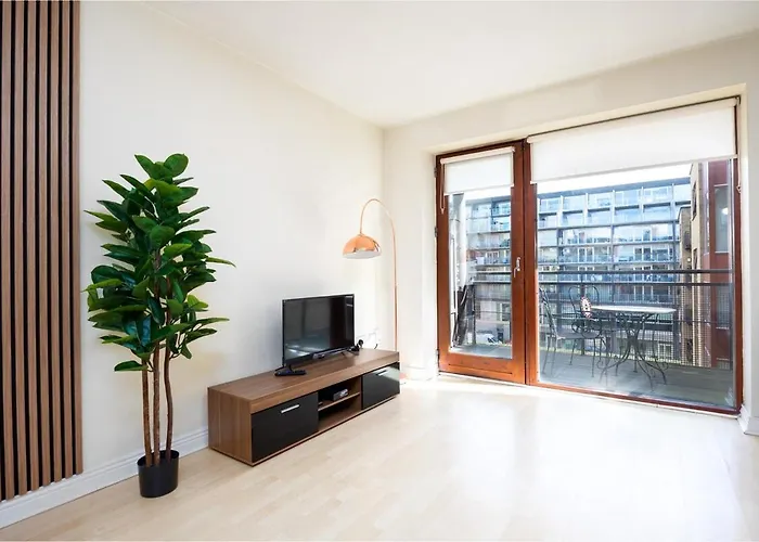 Scandinavian-inspired 2bed Near River Liffey 더블린