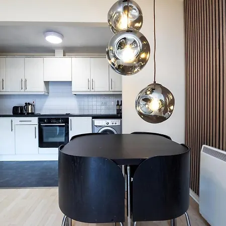 Daire Scandinavian-inspired 2bed Near River Liffey